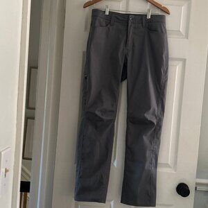 Mens , Under Armour Storm Grey performance pant size 30 w  30 L